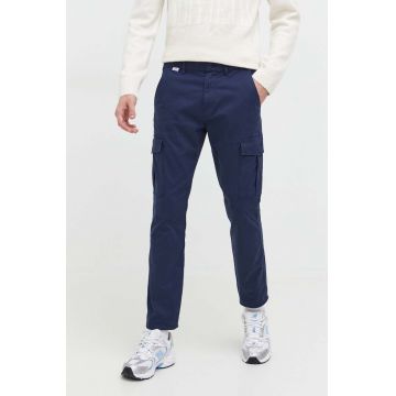 Tommy Jeans pantaloni barbati, culoarea albastru marin, cu fason cargo