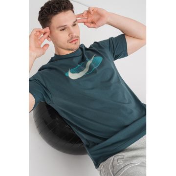 Tricou cu decolteu la baza gatului si imprimeu Retro Swoosh