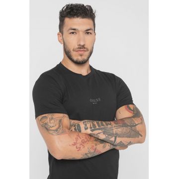 Tricou slim fit cu decolteu la baza gatului