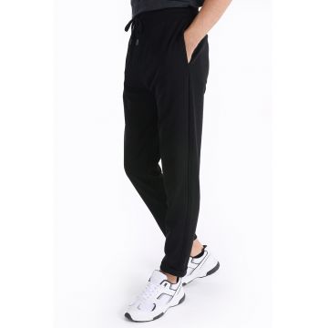 Pantaloni sport cu snur si buzunare oblice