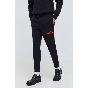 HUGO pantaloni de trening din bumbac culoarea negru, cu imprimeu 50504788