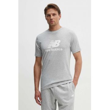 New Balance tricou din bumbac Essentials Cotton bărbați, culoarea gri, cu imprimeu, MT41502AG