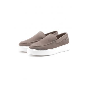 Pantofi loafer din piele intoarsa cu varf rotund