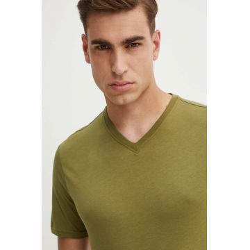 United Colors of Benetton tricou din bumbac culoarea verde, neted