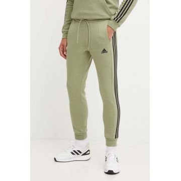 adidas pantaloni de trening Essentials culoarea verde, cu imprimeu, JE0343