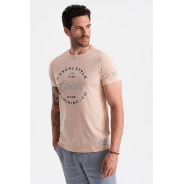 Tricou regular fit cu decolteu la baza gatului si imprimeu