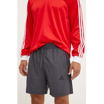 adidas pantaloni scurti Essentials Chelsea barbati, culoarea gri, JG8499