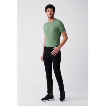 Pantaloni slim fit cu 5 buzunare