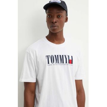 Tommy Jeans tricou barbati, culoarea alb, cu imprimeu, DM0DM18533