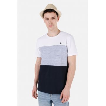 Tricou cu decolteu la baza gatului si model colorblock