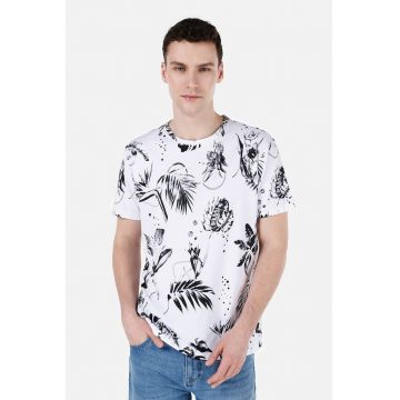 Tricou cu decolteu la baza gatului si model tropical