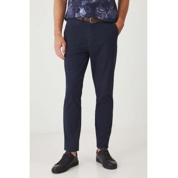 Medicine pantaloni barbati, culoarea albastru marin, cu fason chinos