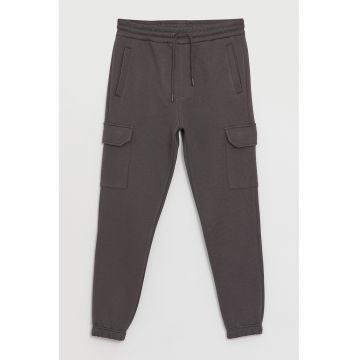 Pantaloni de trening din amestec de bumbac cu buzunare cu clapa