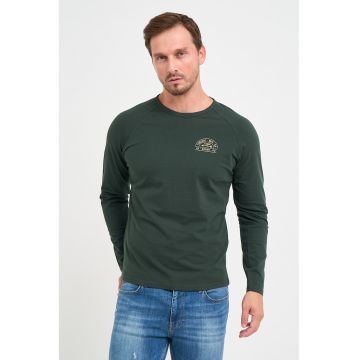 Bluza cu decolteu la baza gatului si maneci raglan