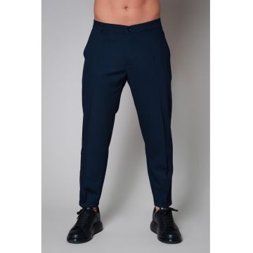 Pantaloni slim fit