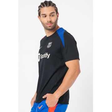 Tricou cu decolteu la baza gatului - pentru fotbal