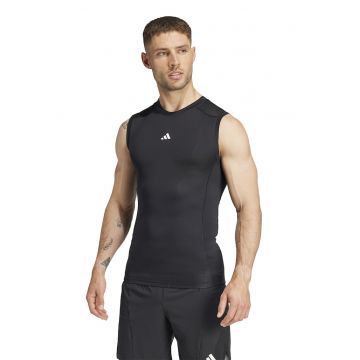 Top slim fit pentru fitness