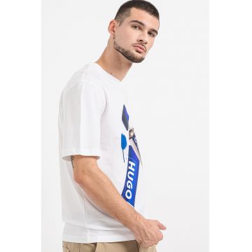 Tricou cu model si decolteu la baza gatului