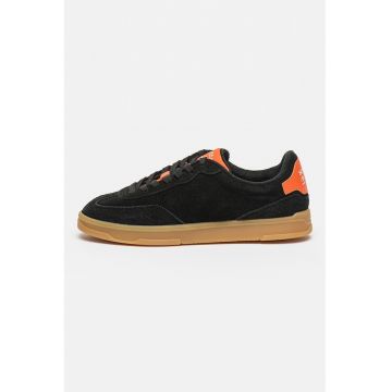 Pantofi sport low-cut din piele intoarsa cu platforma