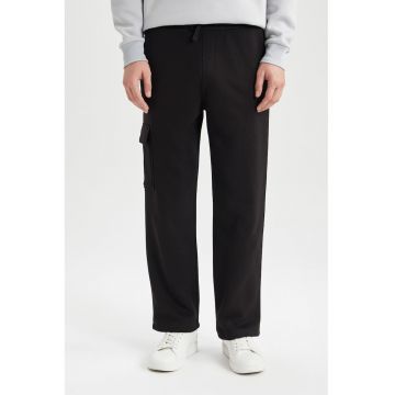 Pantaloni de trening cargo cu croiala dreapta