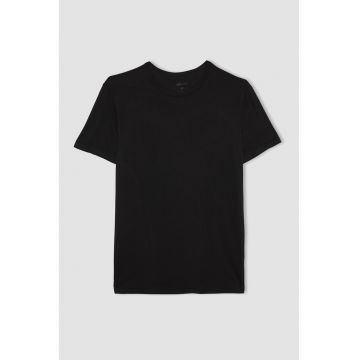 Tricou slim fit cu decolteu la baza gatului