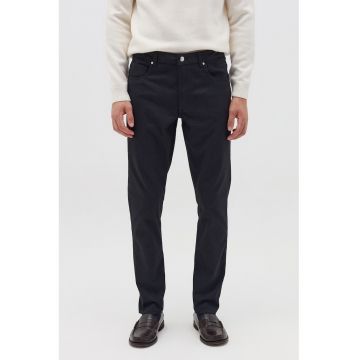 Pantaloni slimp-fit cu model in carouri