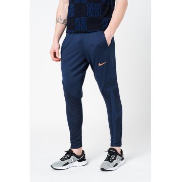 Pantaloni slim fit cu tehnologie Dri-FIT si slituri cu fermoar la glezna pentru fotbal Strike