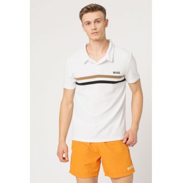 Tricou polo cu detalii contrastante