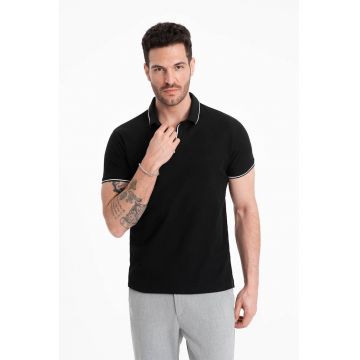 Tricou polo cu vipusca contrastanta