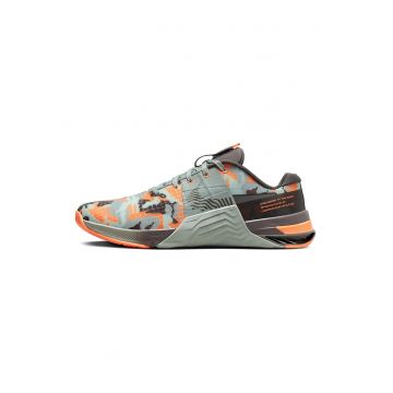 Pantofi cu imprimeu camuflaj pentru antrenament Metcon 8 AMP