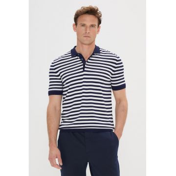 Tricou polo cu model in dungi