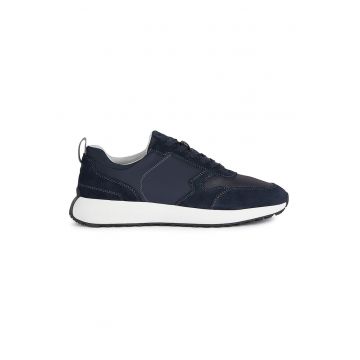 Pantofi sport low-cut cu segmente de piele intoarsa