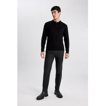 Pantaloni slim-fit cu buzunare