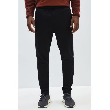 Pantaloni de trening slim fit cu buzunare laterale