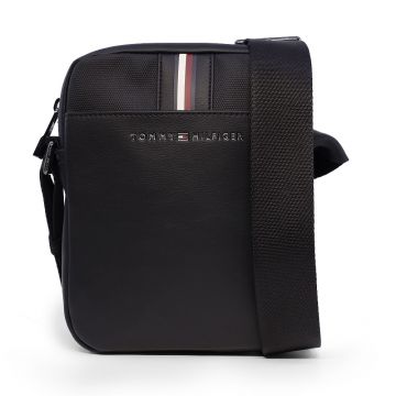 Geantă crossbody bărbați Tommy Hilfiger neagră cu logo frontal 3427BGEA1829N