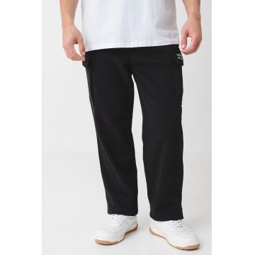 Pantaloni de trening cargo cu banda elastica in talie