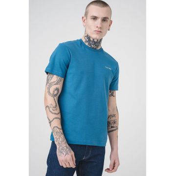 Tricou din bumbac cu decolteu la baza gatului