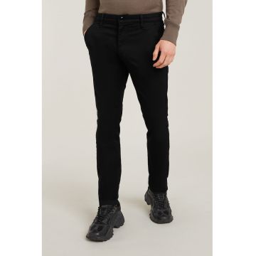 Pantaloni slim fit