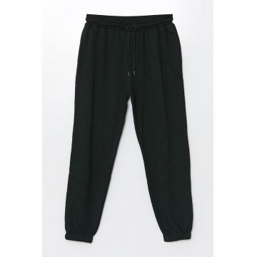 Pantaloni de trening cu snur de ajustare