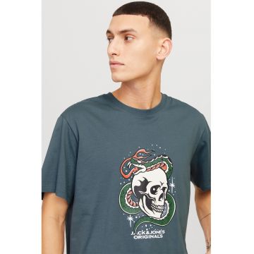 Tricou cu imprimeu si decolteu la baza gatului