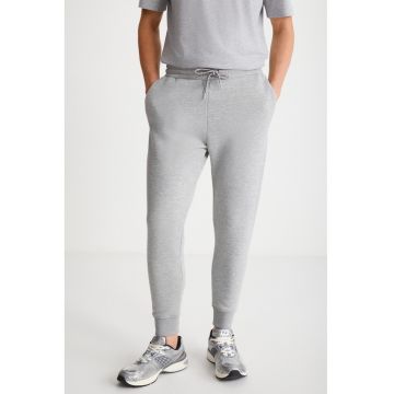 Pantaloni de trening cu talie medie si snur