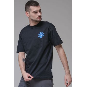 Tricou cu decolteu la baza gatului si imprimeu