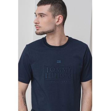 Tricou cu decolteu rotund