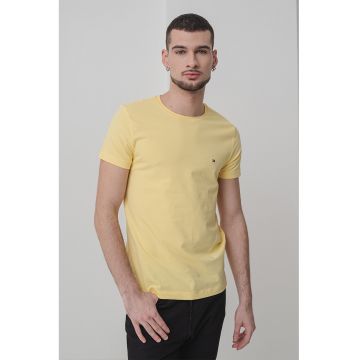 Tricou slim fit cu decolteu la baza gatului