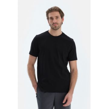 Tricou uni cu decolteu la baza gatului