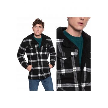 Jacheta De Iarna - Wrange Coat - Croi Normal - Inchidere: Nasturi - Compozitie Material: 79% Poliester - 21% Lana - Numar De Buzunare: 4 - Negru Jacheta De Iarna - Wrange Coat - Croi Normal - Inchidere: Nasturi - Compozitie Material: 79% Poliester - 21% Lana - Numar De Buzunare: 4 - Negru