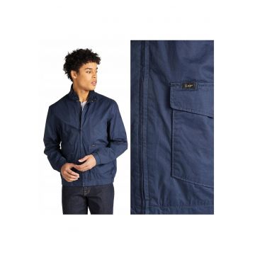 Jacheta De Tranzitie - Harrington Jacket - Croi: Regular Fit - Inchidere: Fermuar - Compozitie Material: 100% Bumbac - Numar De Buzunare: 2 - Culoare: Albastru Jacheta De Tranzitie - Harrington Jacket - Croi: Regular Fit - Inchidere: Fermuar - Compozitie Material: 100% Bumbac - Numar De Buzunare: 2 - Culoare: Albastru