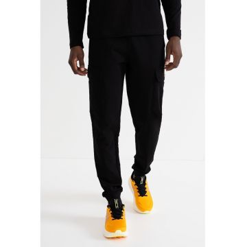 Pantaloni de trening cargo cu talie elastica Pantaloni de trening cargo cu talie elastica