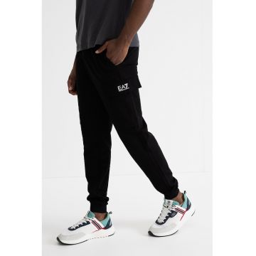 Pantaloni de trening cargo cu talie elastica Pantaloni de trening cargo cu talie elastica