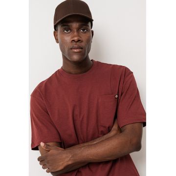 Tricou lejer cu buzunar pe piept Tricou lejer cu buzunar pe piept